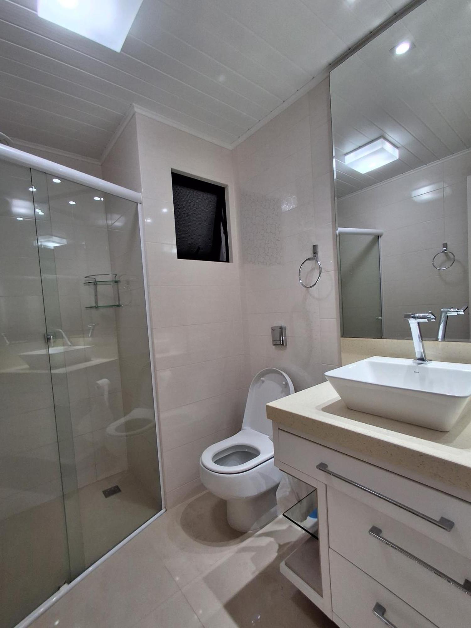 Apto Com Sacada * Balneario Camboriu