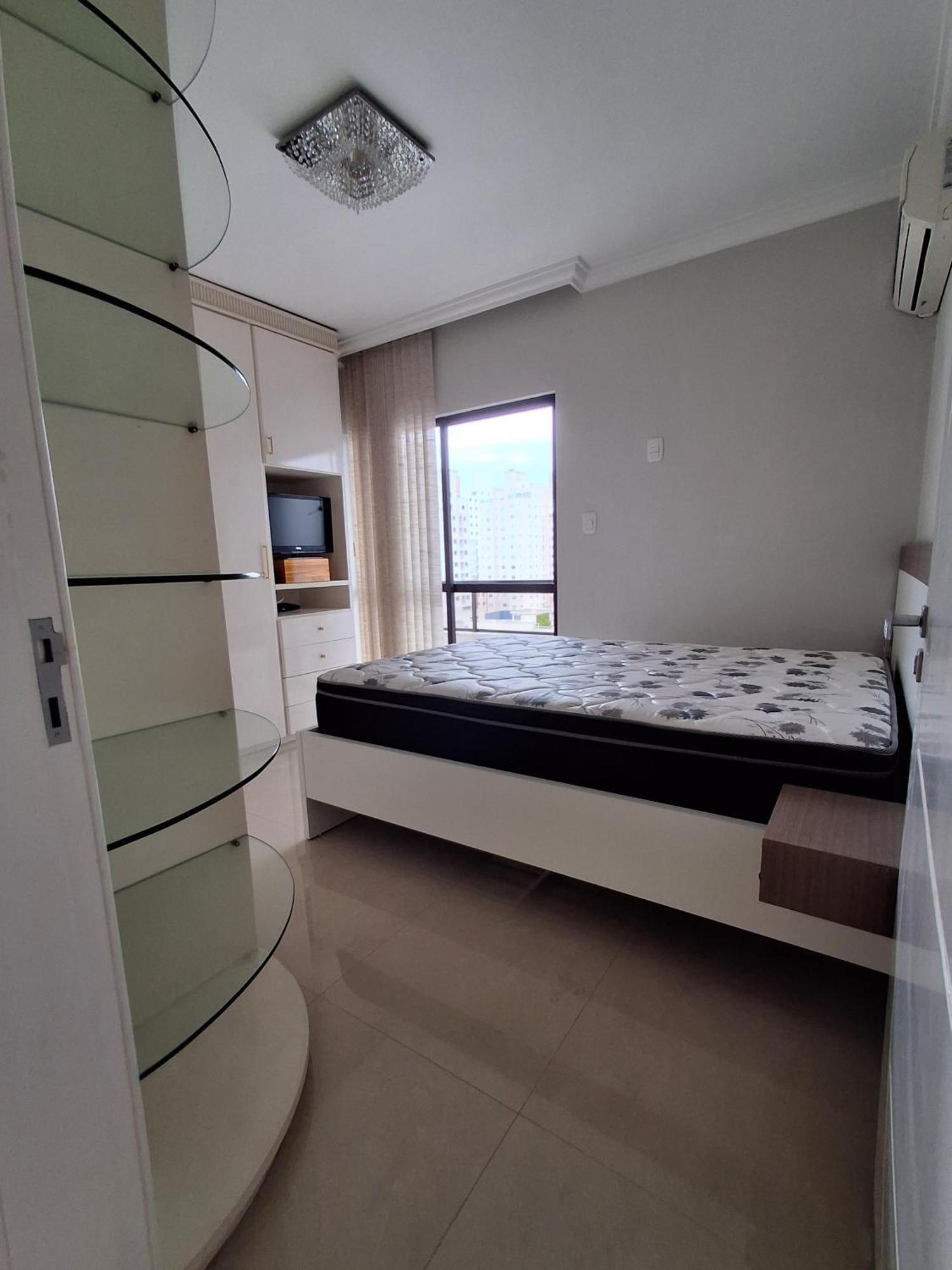 Apto Com Sacada Balneario Camboriu